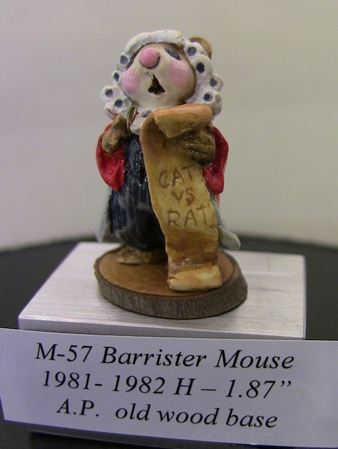 M-057 Barrister Mouse