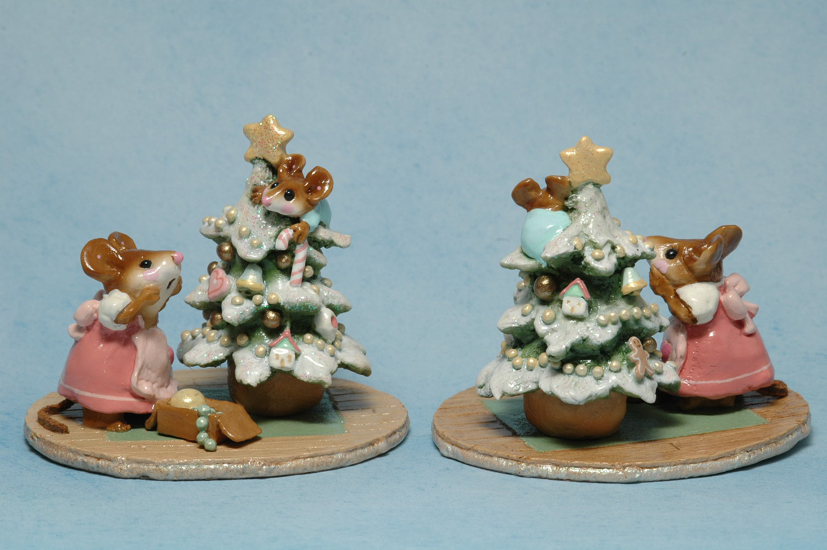 Wee Forest Folk Christmas Figurine M-240 Scamper Raising Cane 